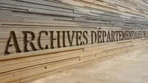 Photo du nom du bâtiment des Archives départementales de l'Isère à Saint-Martin-d'Hères.
