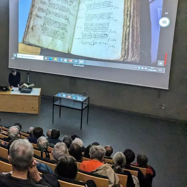 Photo de l'auditorium des Archives lors d'une conférence