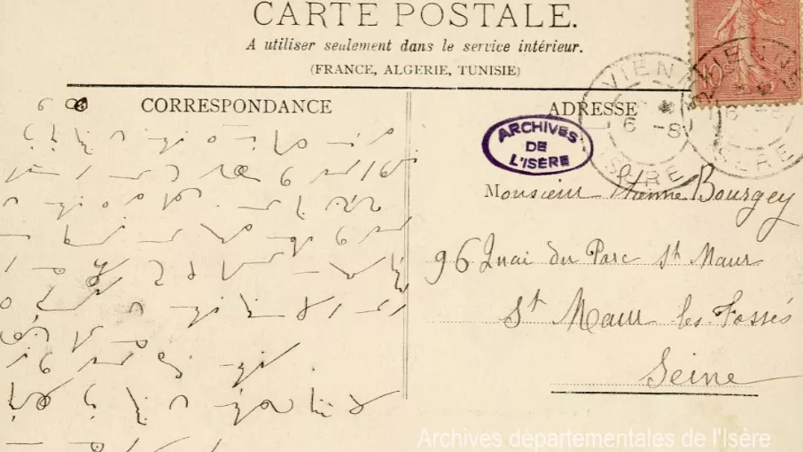 Verso d'une carte postale cotée 9FI1174 et conservée aux Archives départementales de l'Isère.