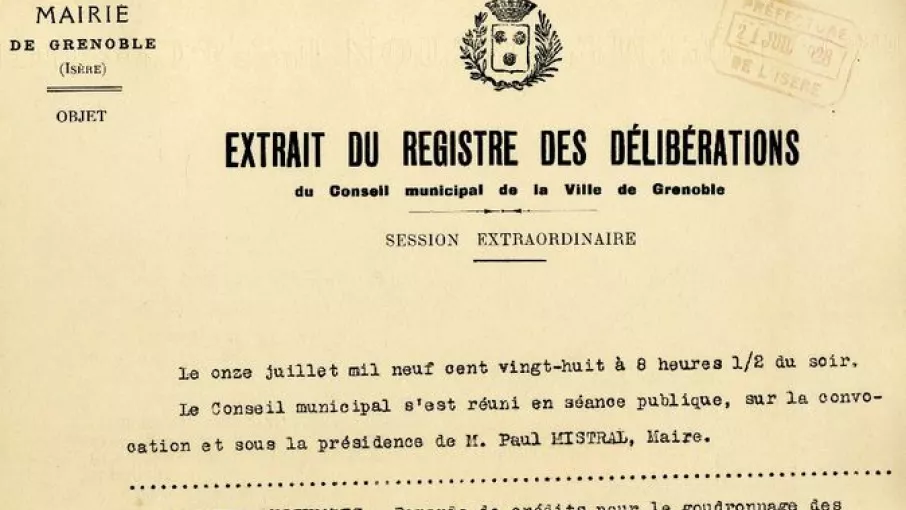 2O185/18 © Archives départementales de l'Isère Détail d'un extrait du registre des délibérations de Grenoble coté 2o185_18 © Archives départementales de l'Isère